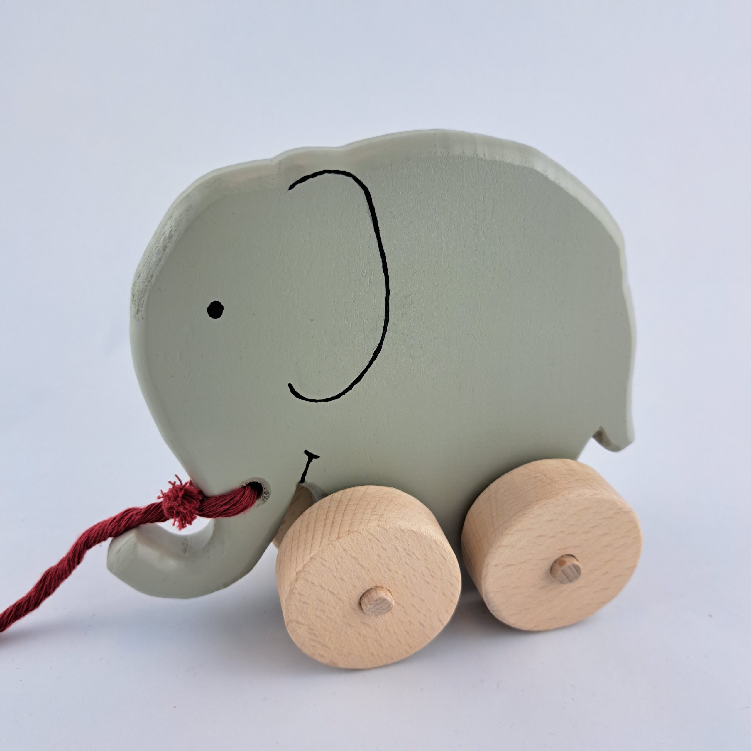 éléphant à tirer en bois d'hêtre